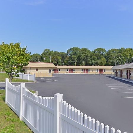 Americas Best Value Inn - Port Jefferson Station - Long Island Екстериор снимка