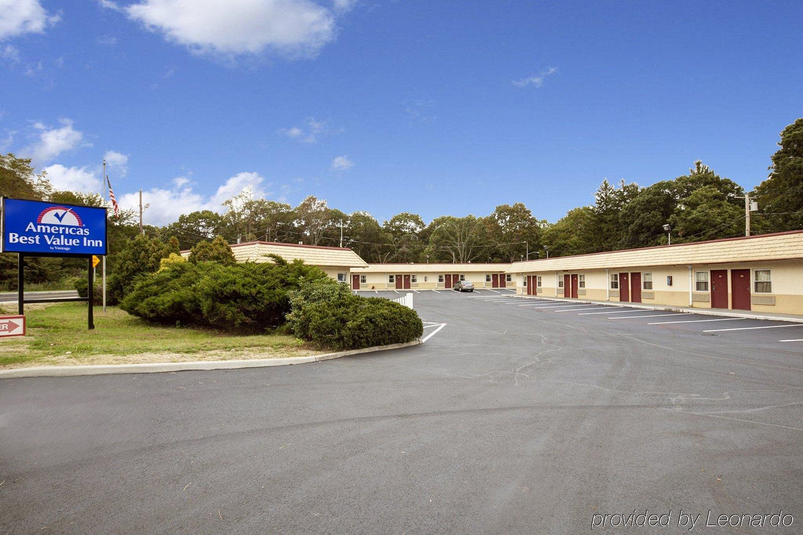 Americas Best Value Inn - Port Jefferson Station - Long Island Екстериор снимка