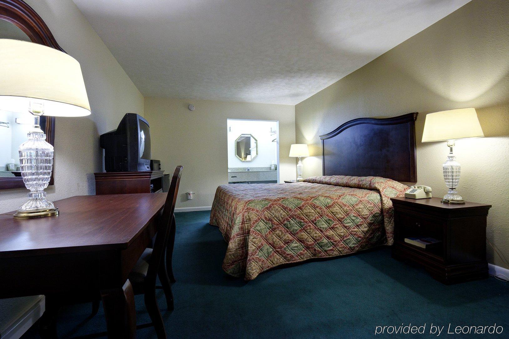Americas Best Value Inn - Port Jefferson Station - Long Island Стая снимка