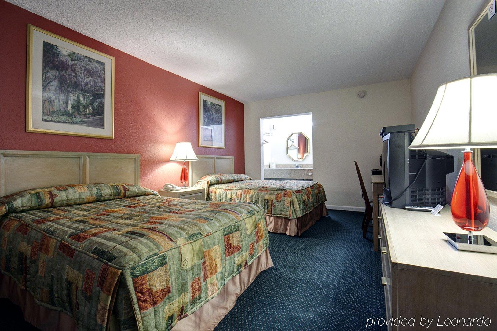 Americas Best Value Inn - Port Jefferson Station - Long Island Стая снимка