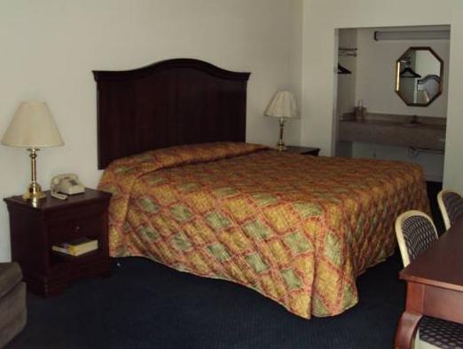 Americas Best Value Inn - Port Jefferson Station - Long Island Екстериор снимка
