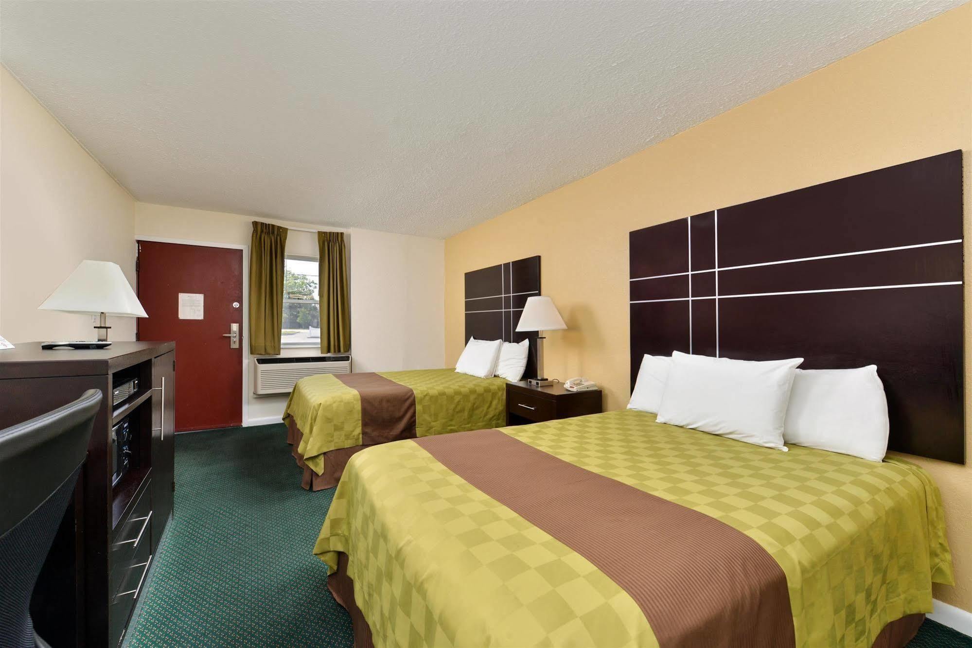 Americas Best Value Inn - Port Jefferson Station - Long Island Екстериор снимка